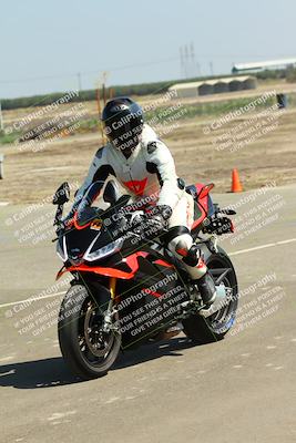 media/Sep-20-2025-TrackDaz (Sat) [[27f0cde673]]/Around the Pits/